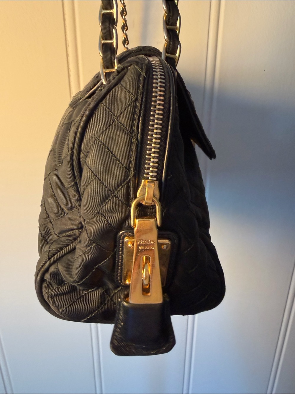 Prada Black Quilted Crossbody Bag with Gold Chain - Picture 3 of 15